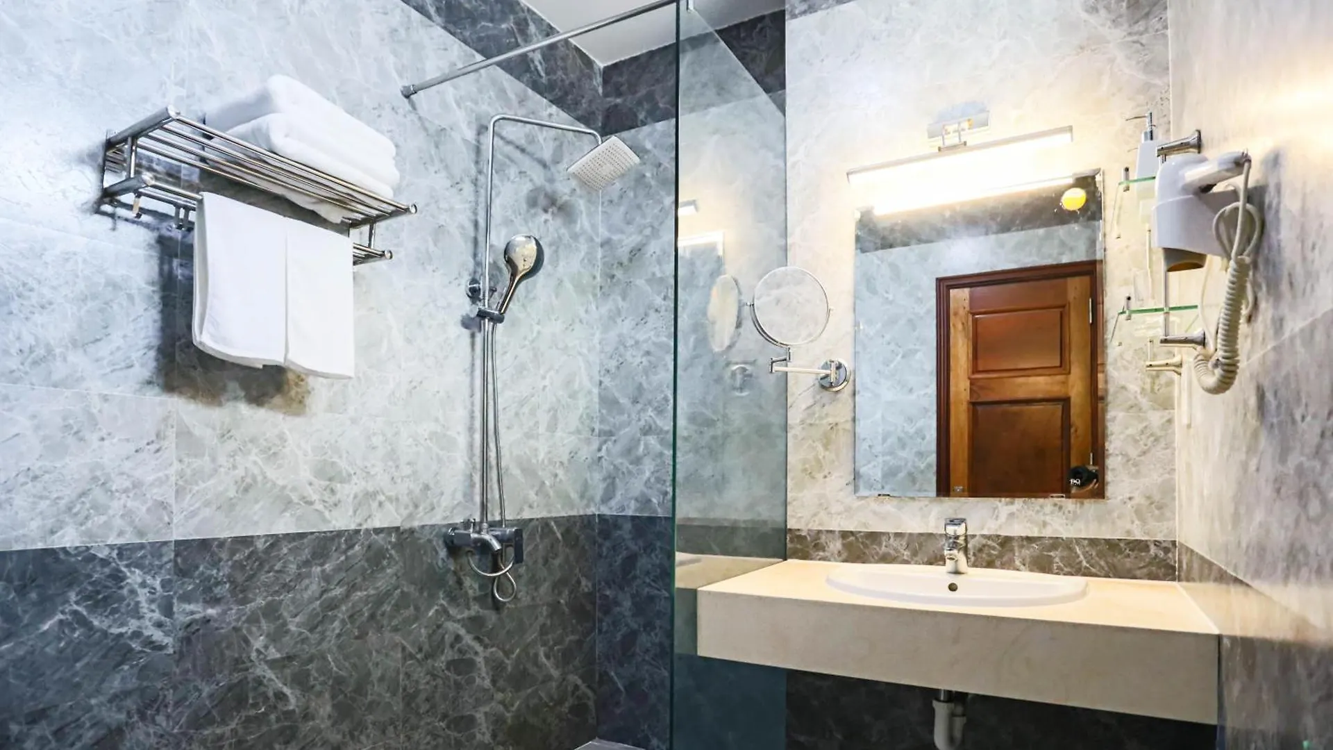 Seacolor Beachstay Danang Hotel By Haviland  Da Nang